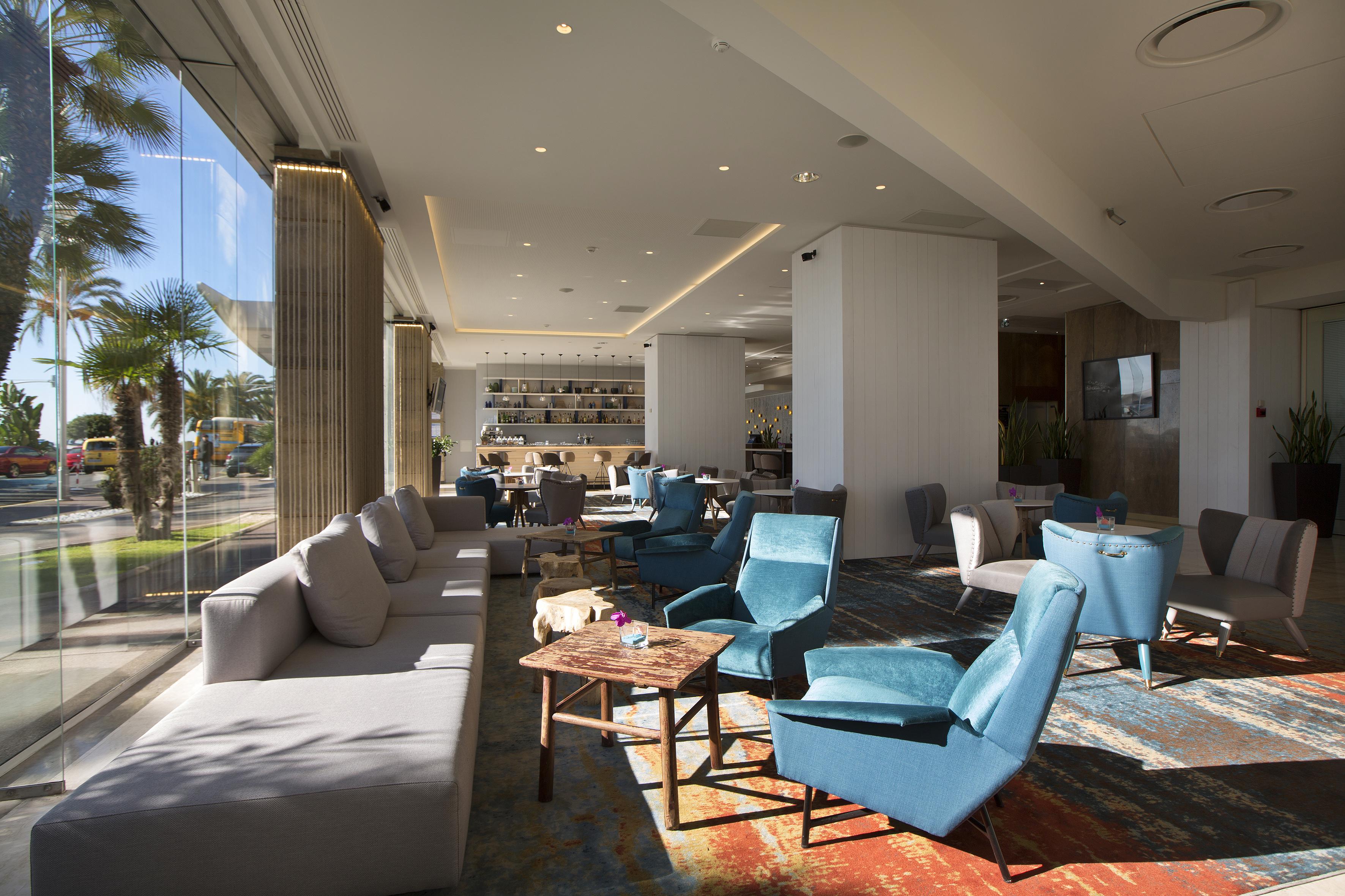 Radisson Blu Hotel Nice Exterior photo