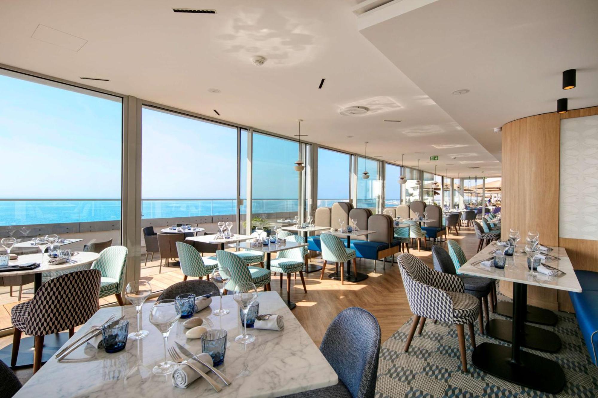Radisson Blu Hotel Nice Exterior photo
