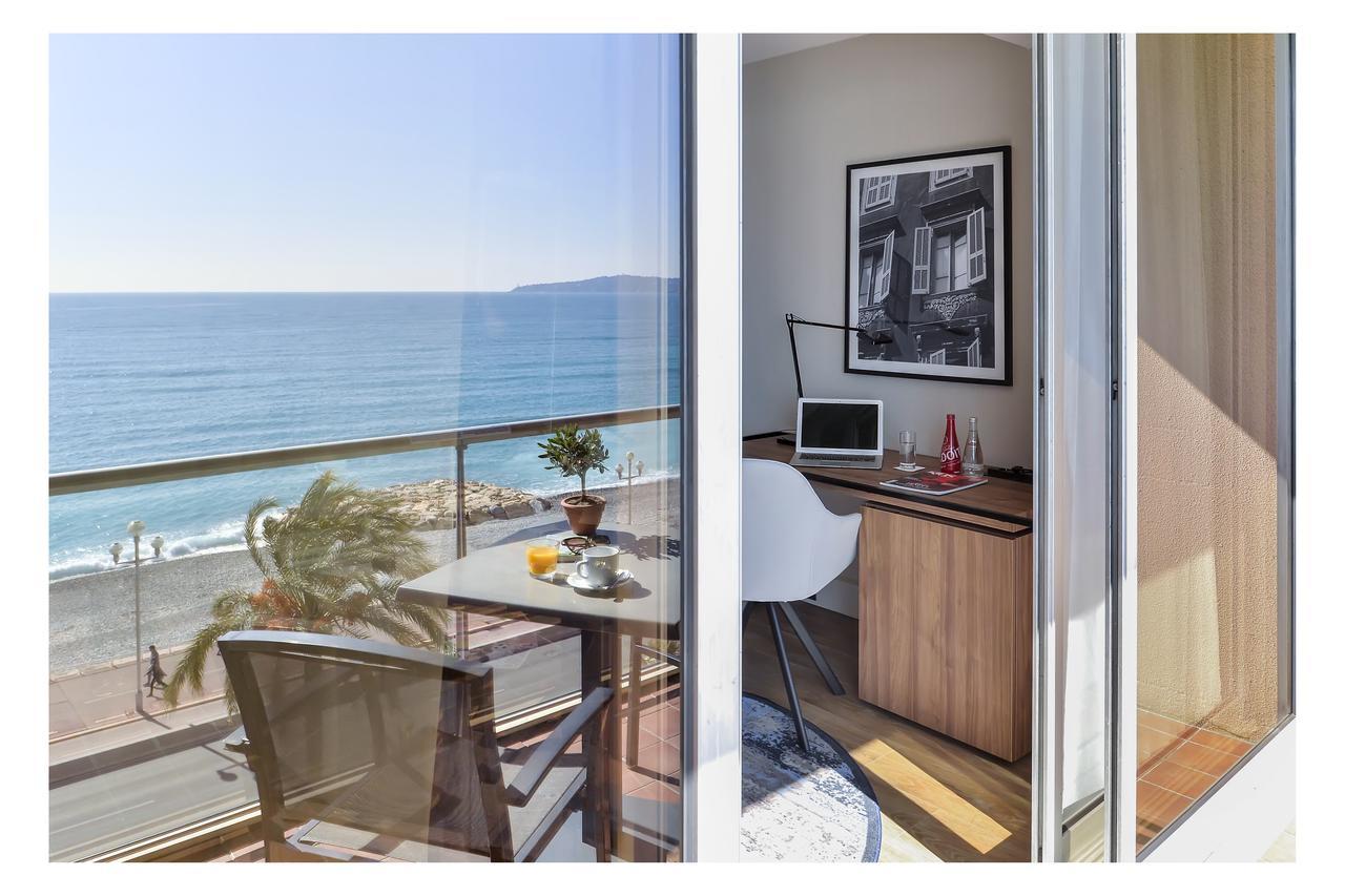 Radisson Blu Hotel Nice Exterior photo